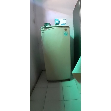 second kulkas merk LG