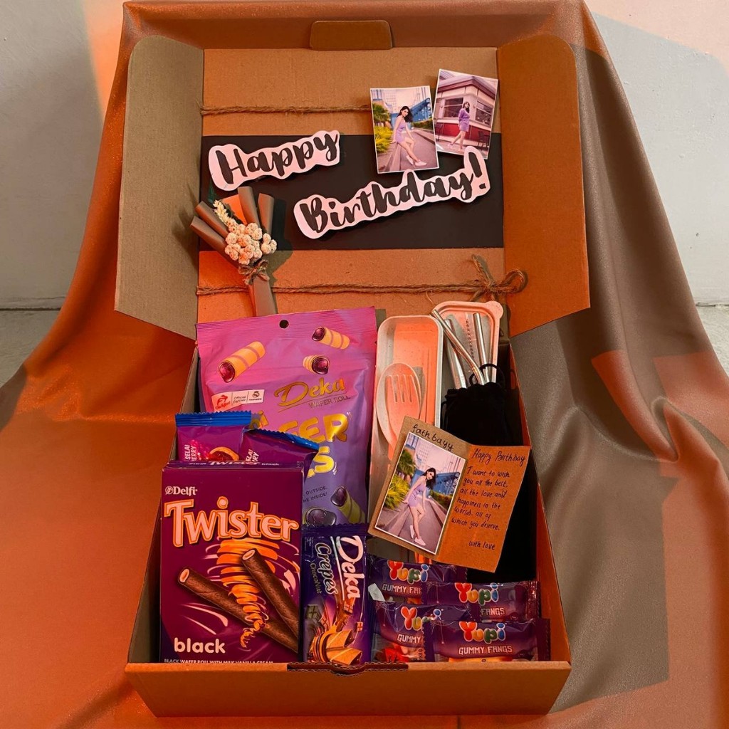 

Gift Box / Snack Box / Kado Wisuda Paket 1
