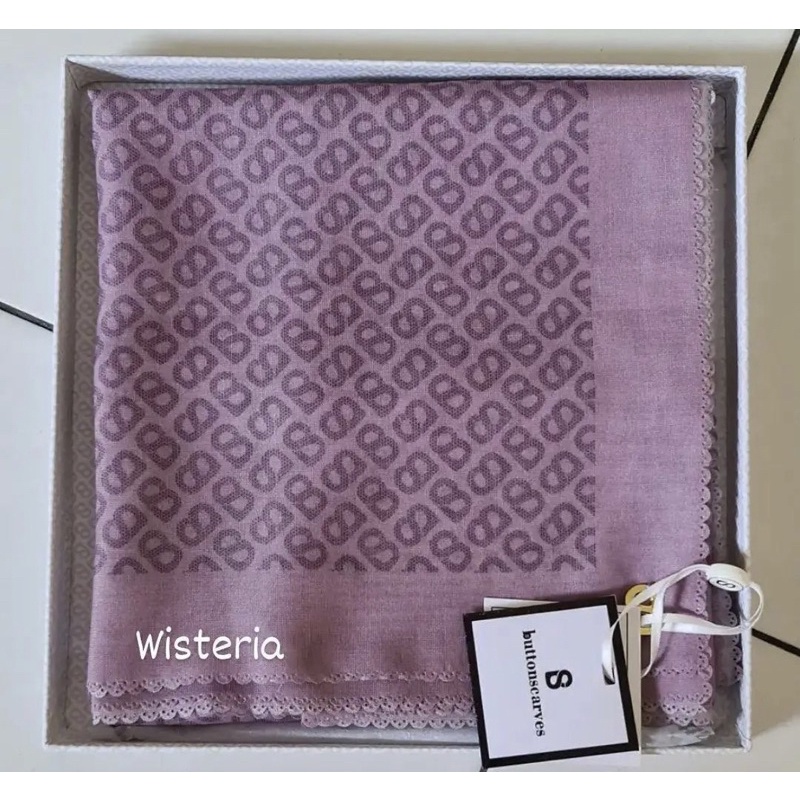 new tapis Wisteria Buttonscarves
