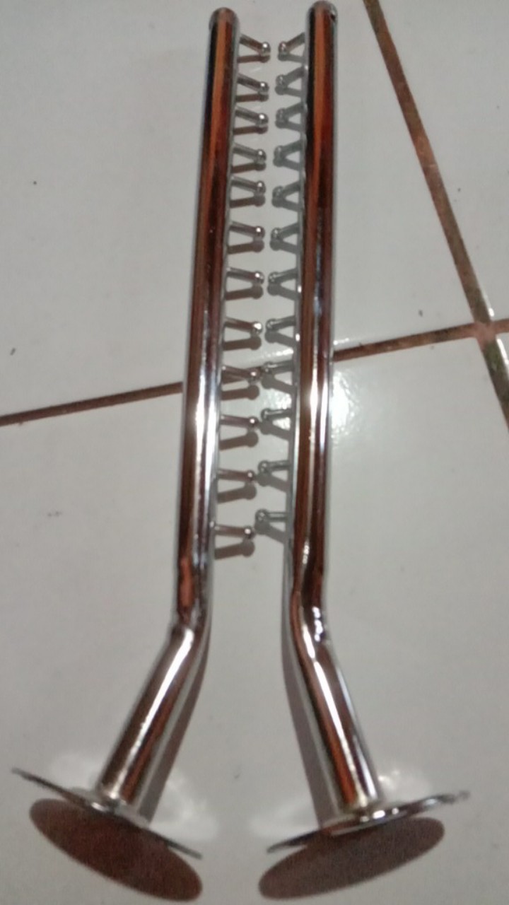 Hanger Dinding Suling 12 Mata