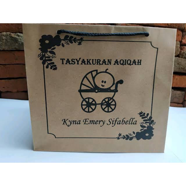 

Tas paperbag tas kertas kotak ukuran 23 x 23 x 23 coklat plus sablon ( free desain)