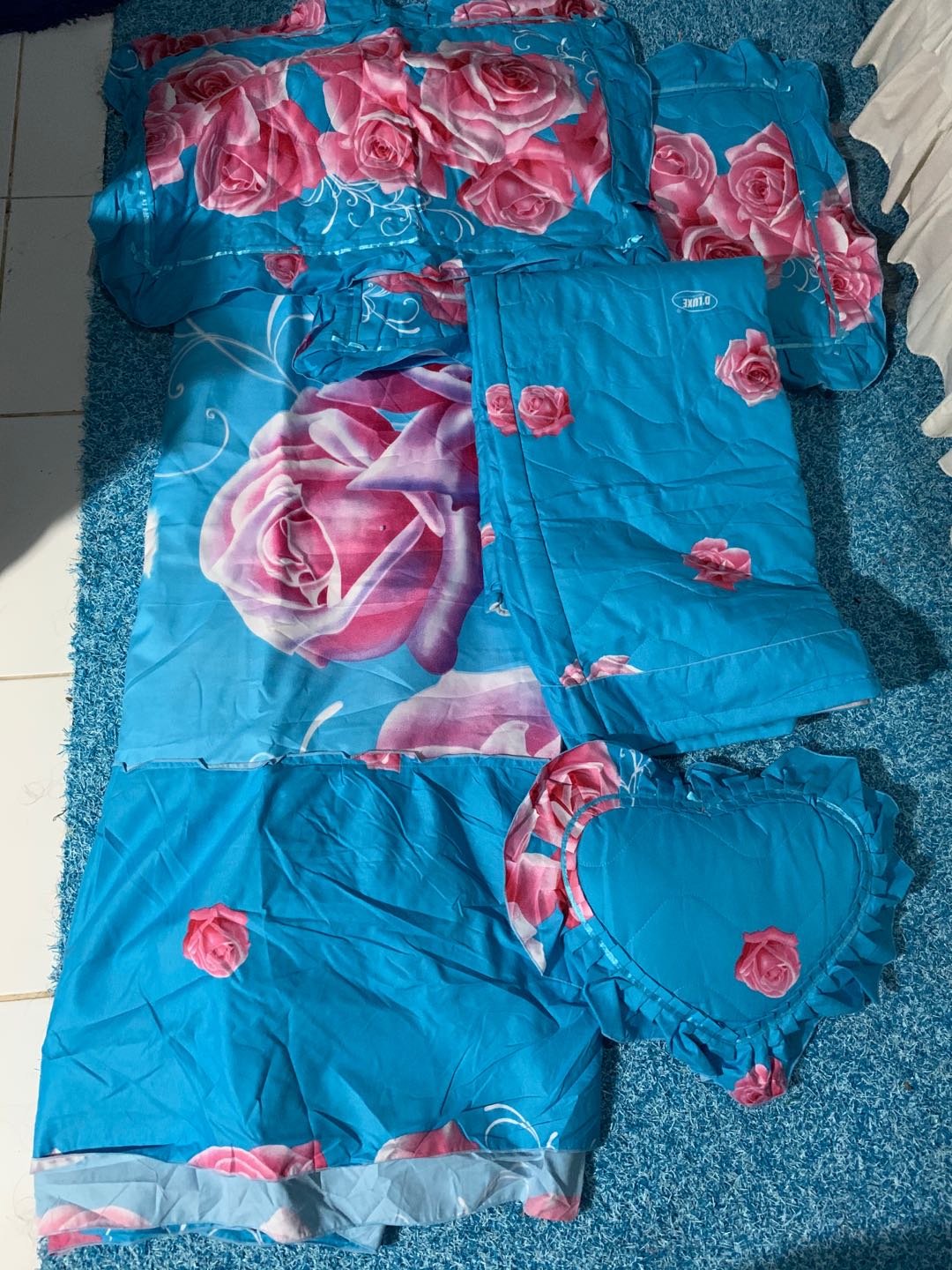 Sprei Kintakun Dluxe Rumbai Bantal Busa (rbb) Ukuran 180x200