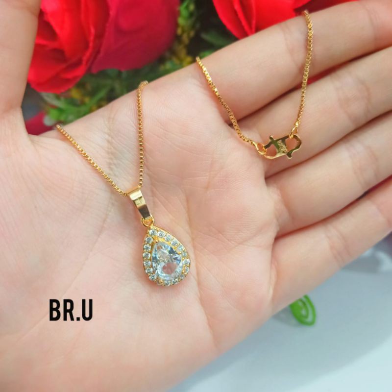 Perhiasan wanita Kalung Titanium liontin Full permata anti Karat lapis emas 22k