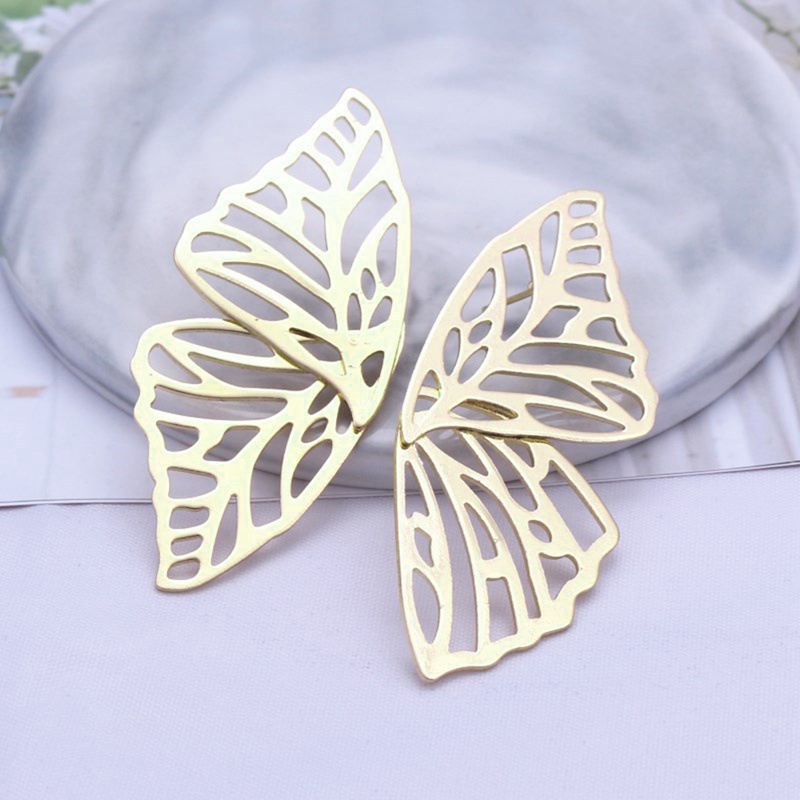 Anting Stud Liontin Sayap Malaikat Kupu-Kupu Besar Model Hollow Bahan Metal Untuk Wanita