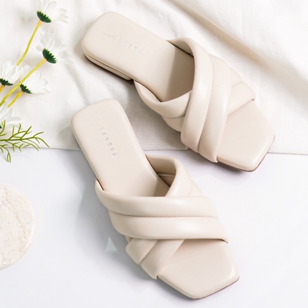 LAPEPA YUK - Sandal Wanita Teplek VEERA Sendal Cewek Platform Wedges Kondangan Hak Tinggi  2cm Model Silang 2 Size 36 37 38 39 40 Casual Santai Rumah Slop Warna CREAM Soft Selop Premium Citayem Fashion Original Kekinian Terbaru Shoes Mall Official Store