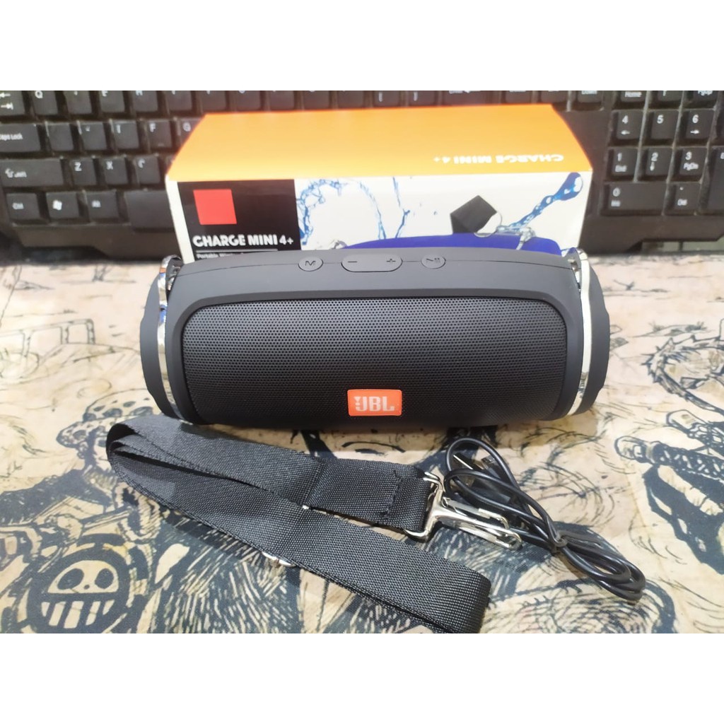 Spiker Bass Bluetooth Suara Jernih Kwalitas Premium Barang Limited Edition JBL Ada Tali Bisa di Selempang Model Tas Samping Jadi Bisa Dijadikan Tas Atau Digantung DImana Saja Baik Di Kedai Atau Bisa DIbawah Saat Camping