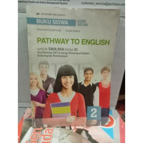 buku siswa pathway to English untuk SMA kelas 11 penerbit Erlangga kurikulum 2013 edisi revisi penga