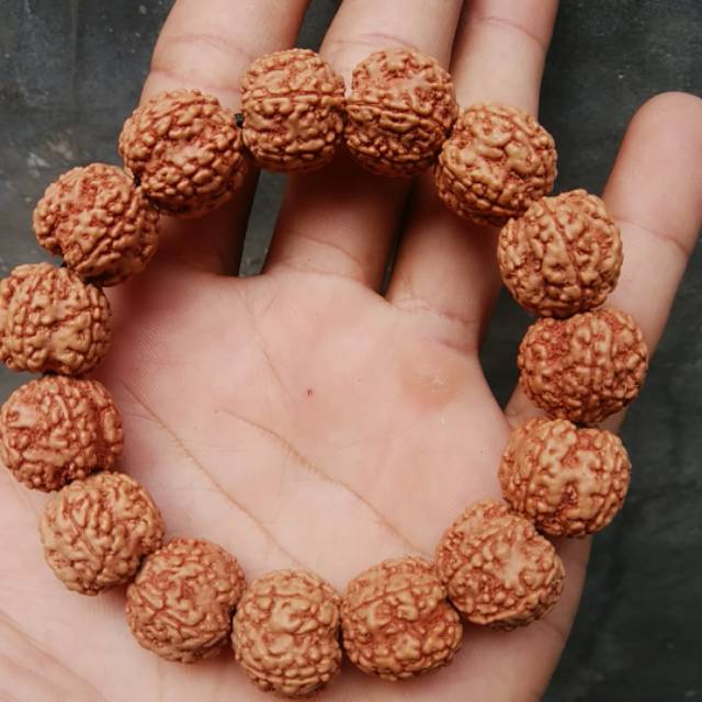 Gelang kesehatan asli biji jenitri,antik,ampuh.Dari tanaman unggul lokal kebumen,harga murah meriah.