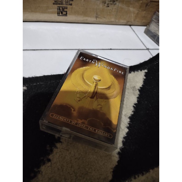 kaset pita earth wind &amp; fire / the ballads