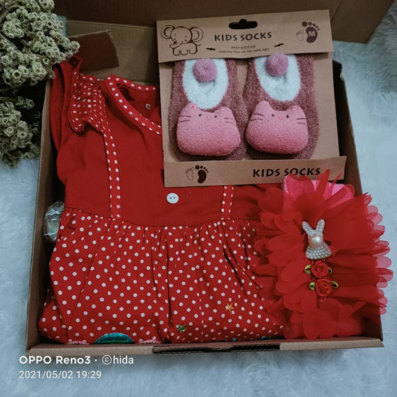 Hampers bayi lahir/kado bayi/kado lahiran