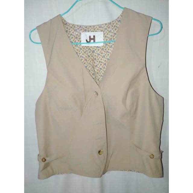 Thrift shop baju bekas (baju,sepatu,celana,kerudung)