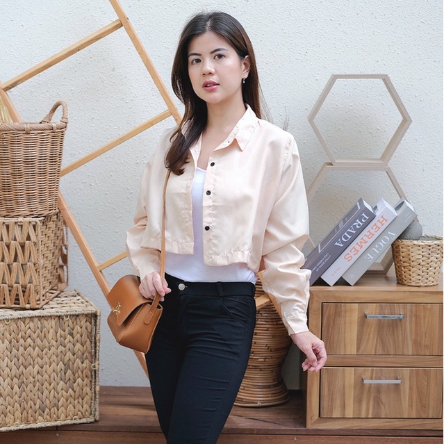 Godiva96 - HANIN CRINKLE CROP / KEMEJA BELFIE CROP / KEMEJA CROP LENGAN PANJANG / ATASAN WANITA MEDAN