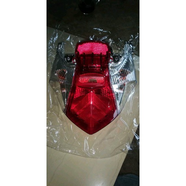 lampu belakang revo fit fi