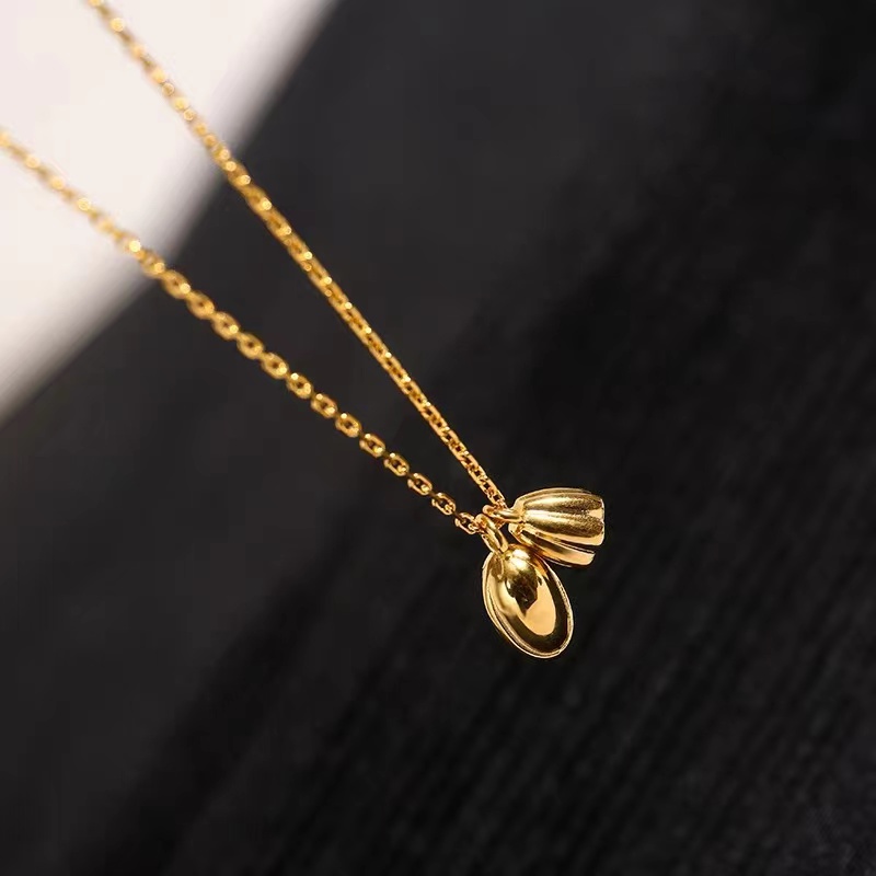 Gaya Eropa Amerika Indah Lotus Lotus Akar Liontin Titanium Steel Kalung Anti Karat Desain Fashion Rantai Klavikula Unik