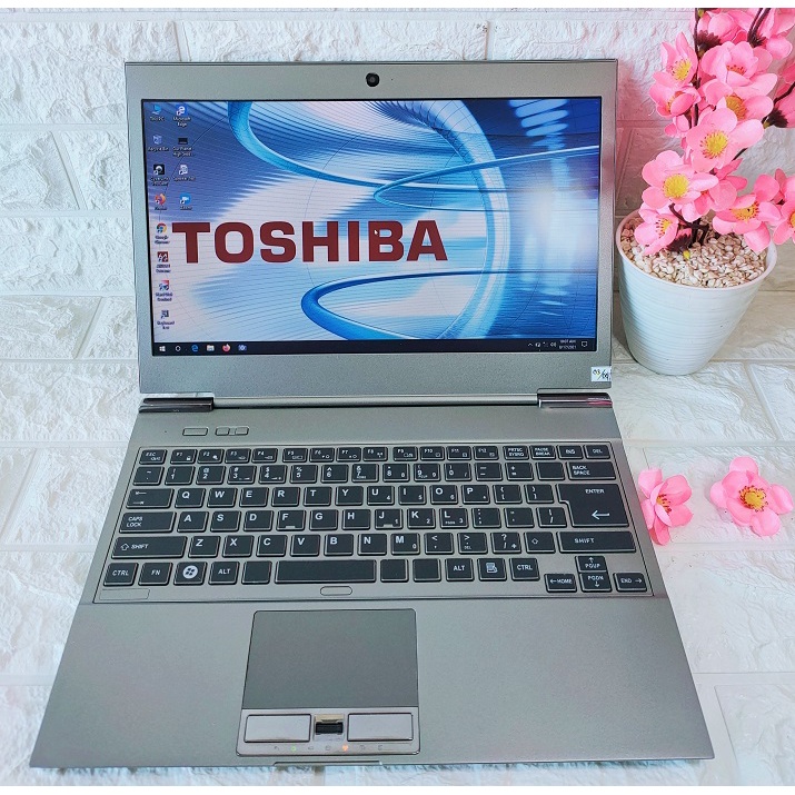 Laptop Toshiba / Intel Core i5 Slim / 4 GB / SSD                              IM