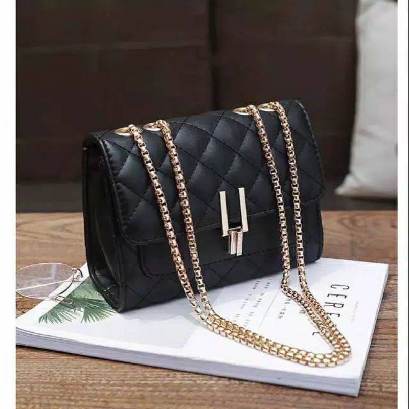 TAS WANITA/TAS SELEMPANG WANITA/Slingbag Chelsy Embos