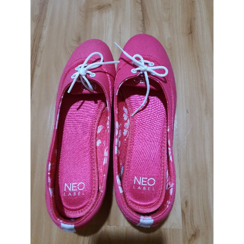 Sepatu casual pink Neo Label size 7 (preloved)