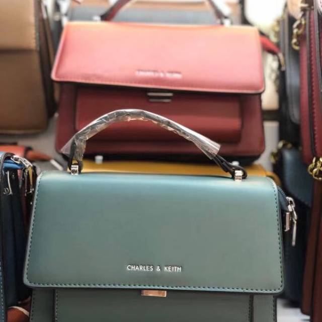 Tas charles &  keith import