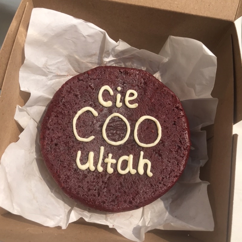 

Giant Cookie Cake: Luvie (Red Velvet)