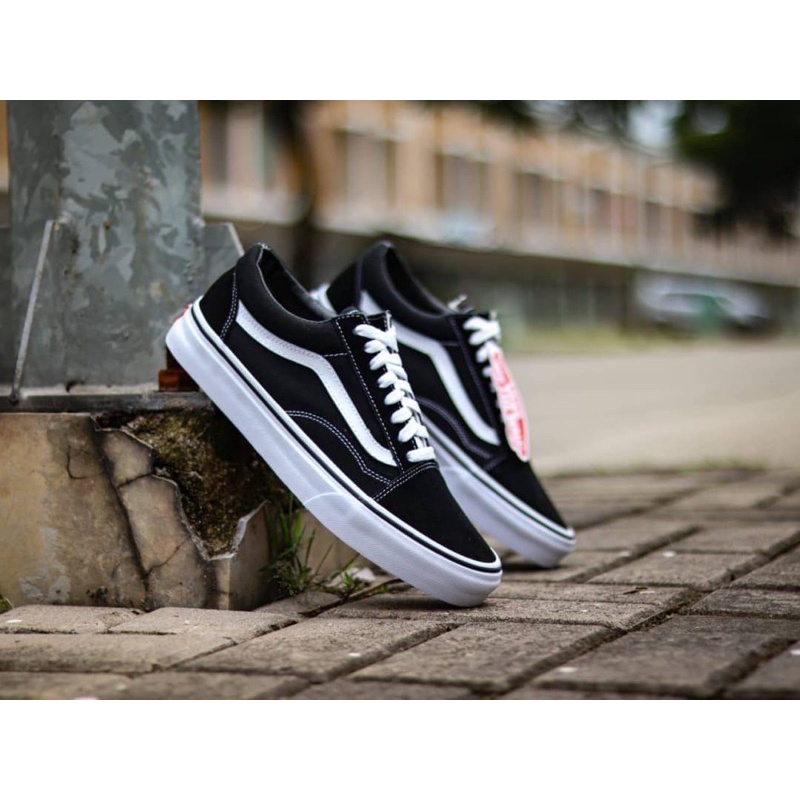 Sepatu Vans old skool classic black white fashion sneakers mans womens sepatu cesual