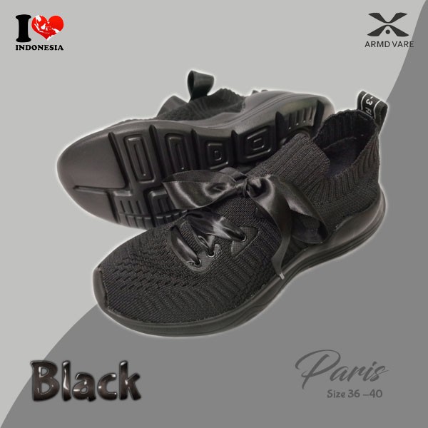 Sepatu Sneakers Slip On Wanita Black Hitam