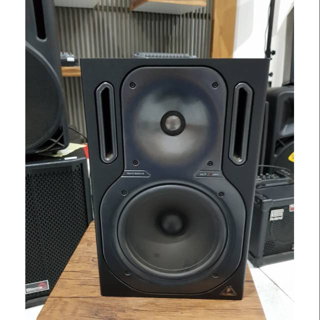 Behringer speaker flat b2031 a bekas