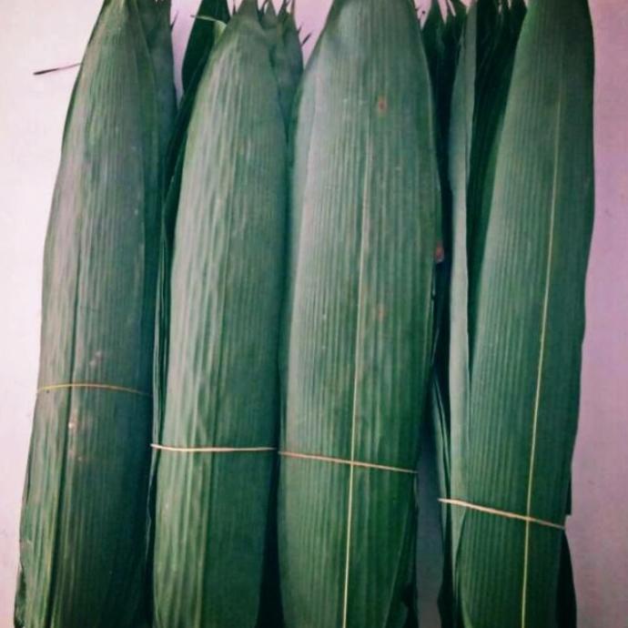 

TERLARIS DAUN BAMBU BUNGKUS KUE CANG/KICANG STOK TERBATAS