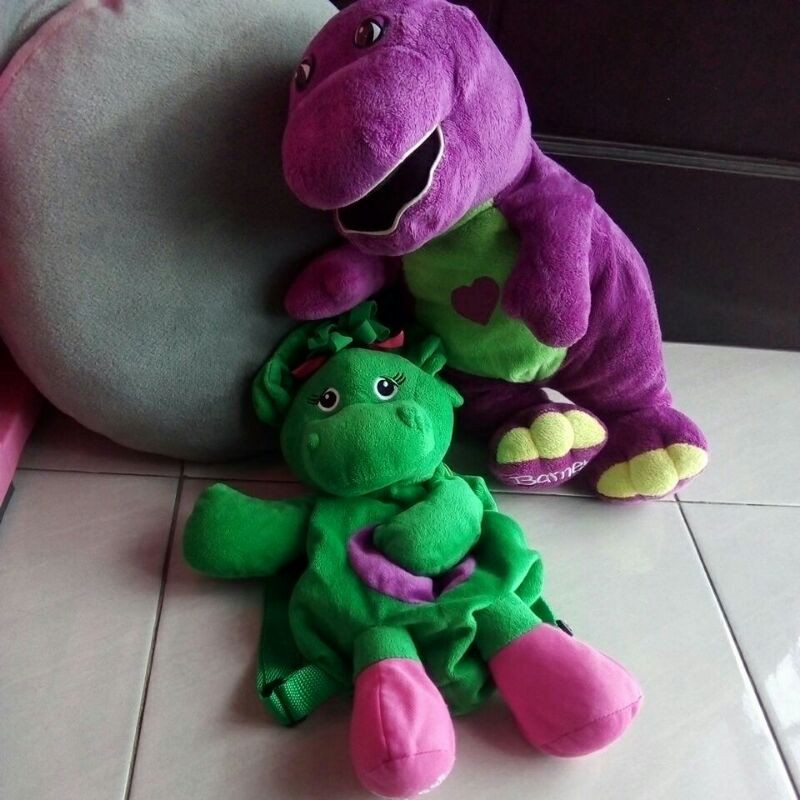 Boneka Barney
