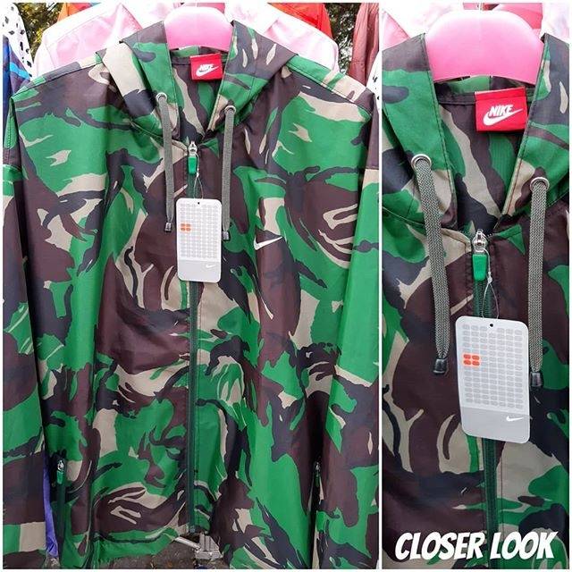 Jaket running NIKE waterproof loreng tentara
