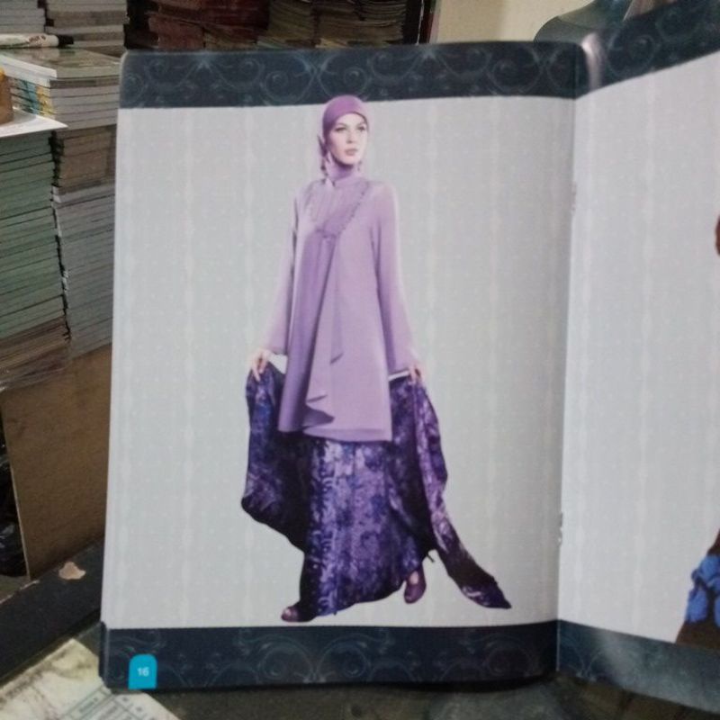 Buku Inspirasi Fashion Batik Muslimah (21×28cm)