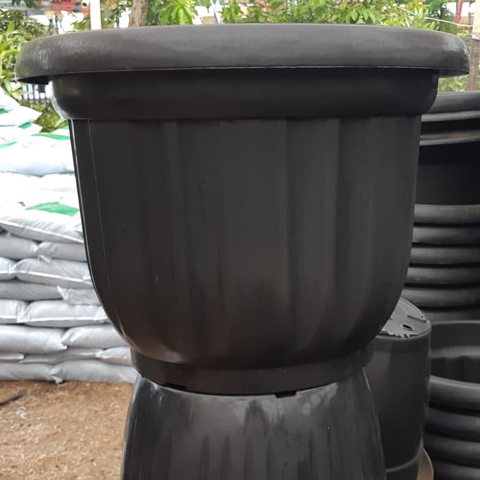pot bunga hitam diameter 50cm