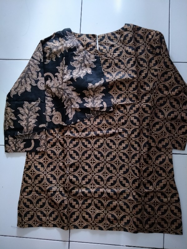 Blus Sogan Daun Khairani Atasan Batik Wanita Kerja Modern Kasual Elegan