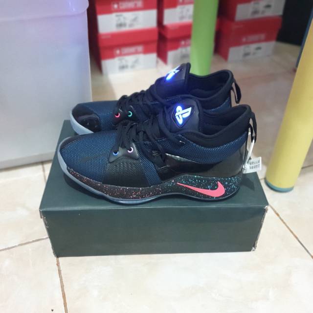 NIKE PG 2 x PLAYSTATION "PERFECT KICKS"