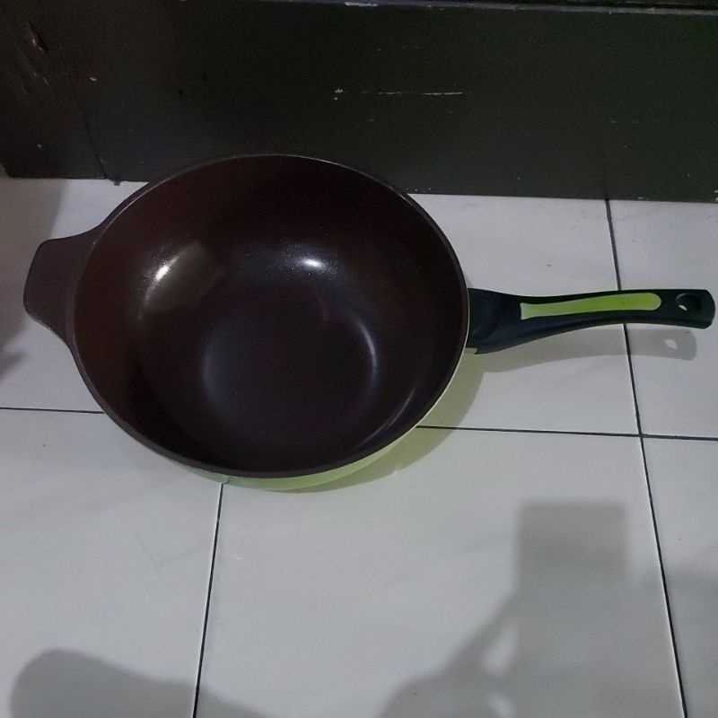 Hakasima Wok Warna Diameter 32 cm