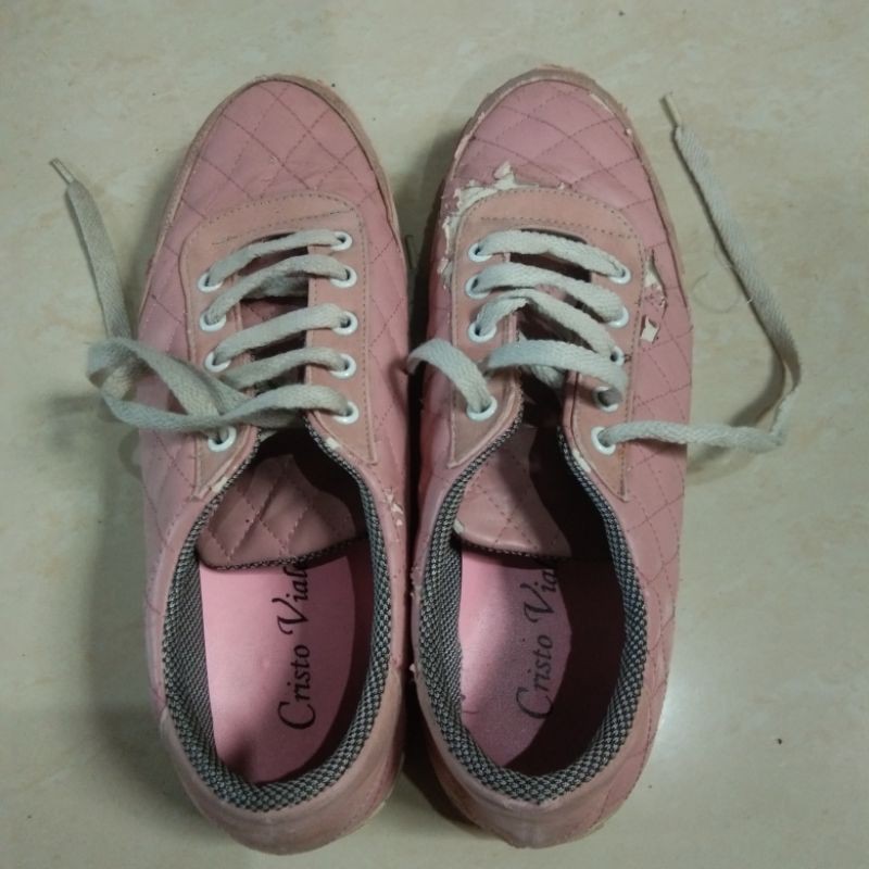 Sepatu gaya korea warna Pink PRELOVED