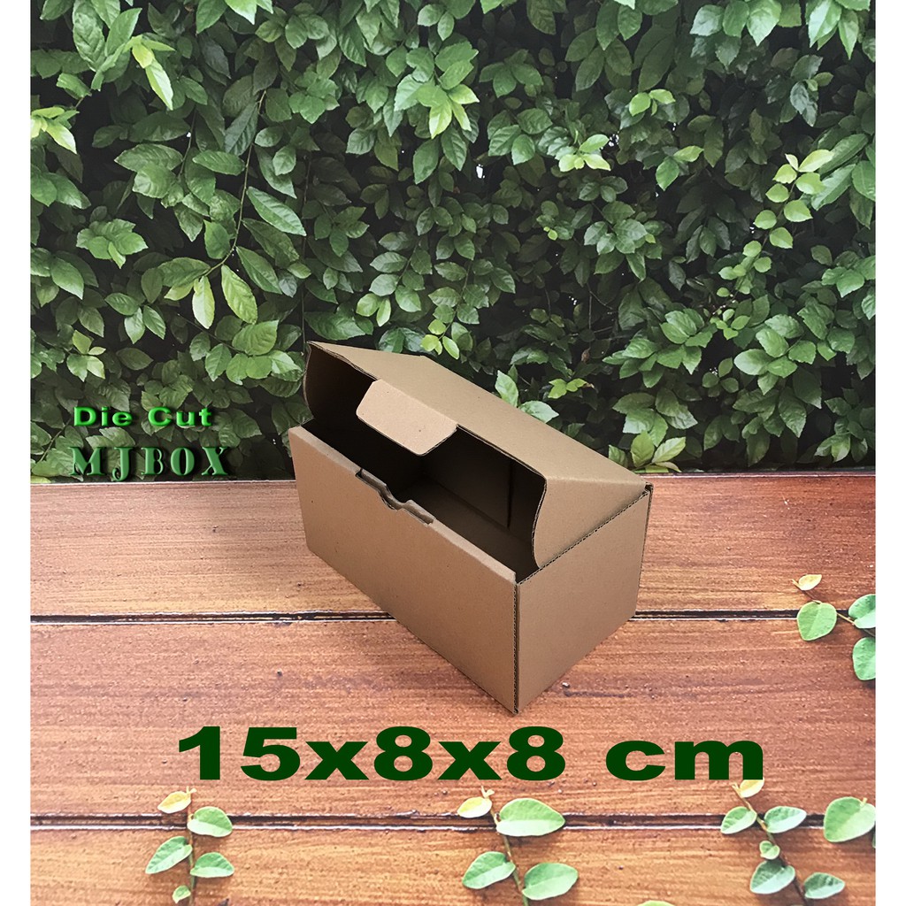 

Kardus 15 x 8 x 8 cm.....Die Cut