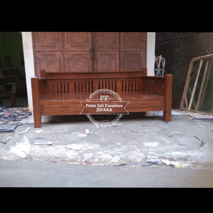 Daybed minimalis kayu jati/kursi panjang bale bale kayu jati minimalis