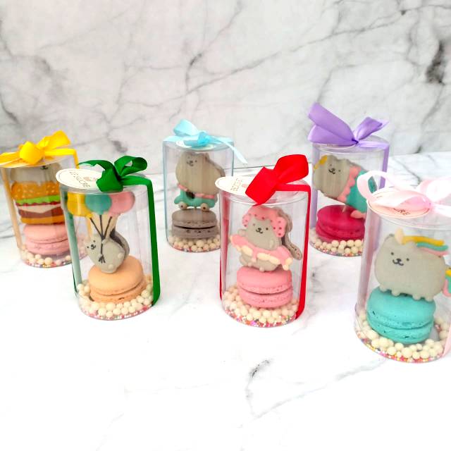 

Pusheen goodies tube