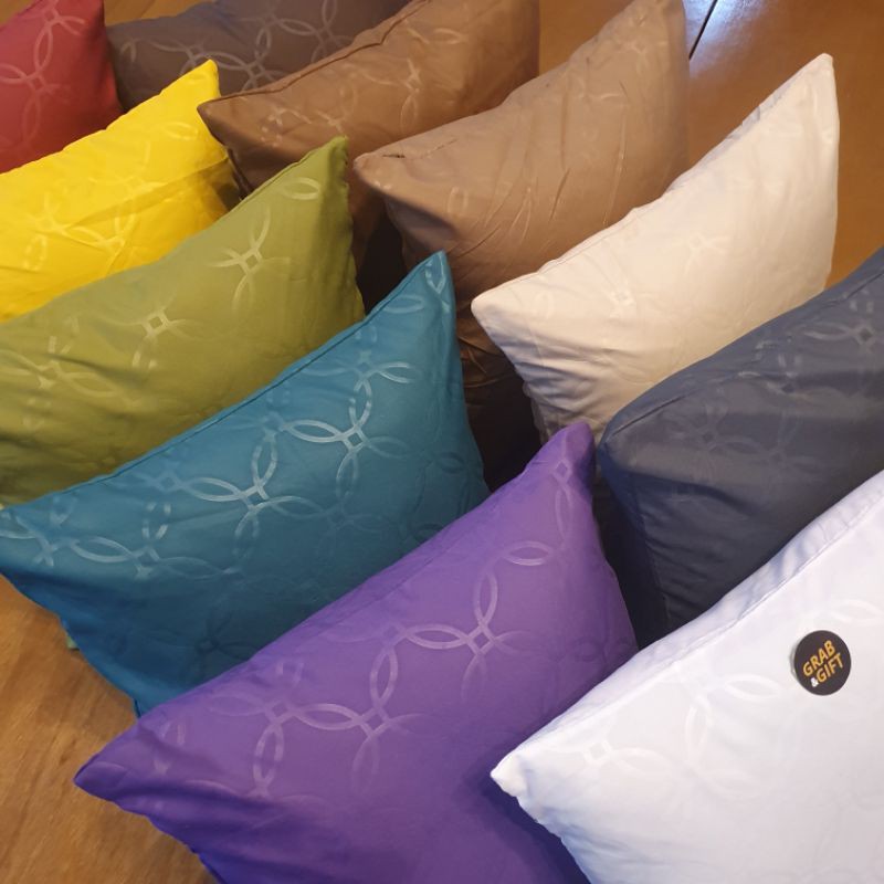 Bantal Sofa Parisian Series Polos Emboss 40x40 cm