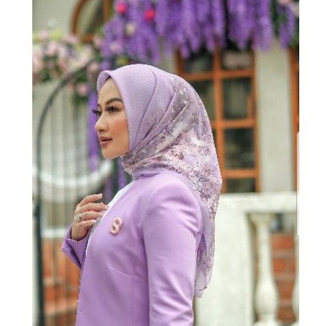 Buttonscarves New York Reborn Collector