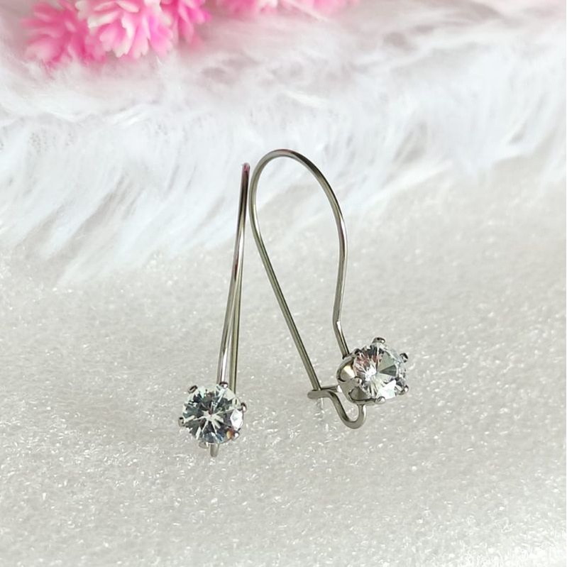 Anting Jurai Permata Titanium Emas