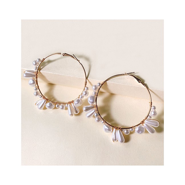 LRC Anting Tusuk Fashion Golden Pearl Winding Large Hoop Alloy Earrings  K43558