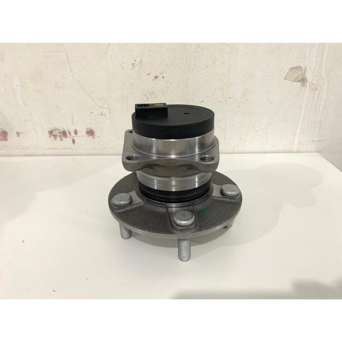 Wheel hub nap roda belakang Mazda CX-7 GS1D2615X Trivindo