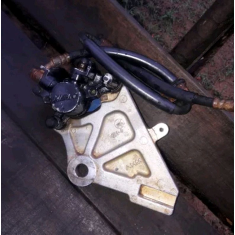 Kaliper cakram belakang tiger revo