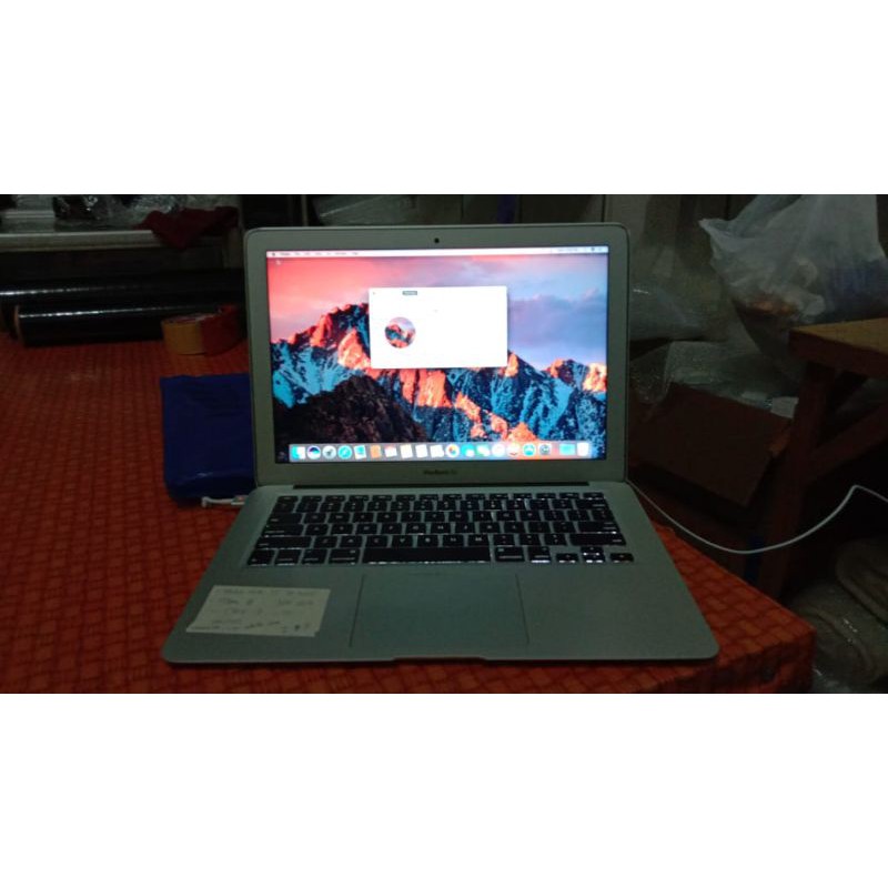 OBRAL..MICBOOk AIR 13 IN 2015 ..RAM 8..SSD 256 ..CORE I7 ..DENT