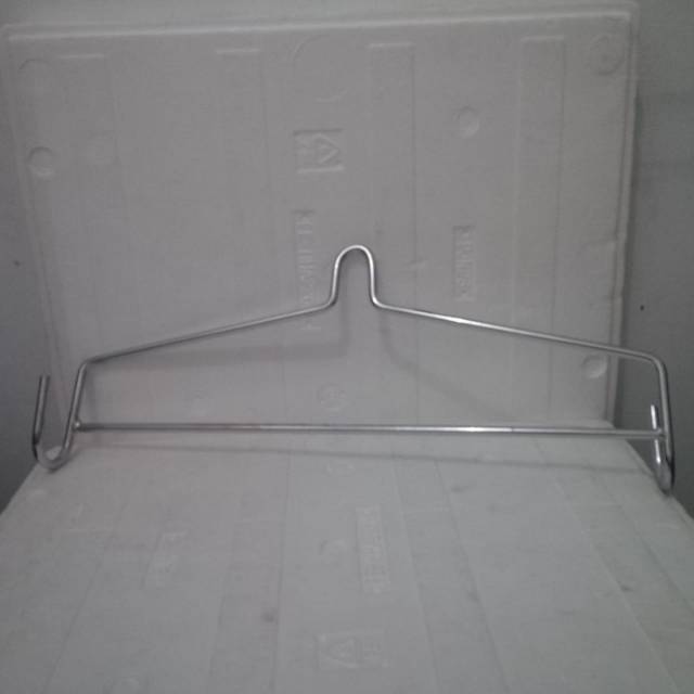 Hanger ayunan segitiga tebal, besar dan hanger cat biru