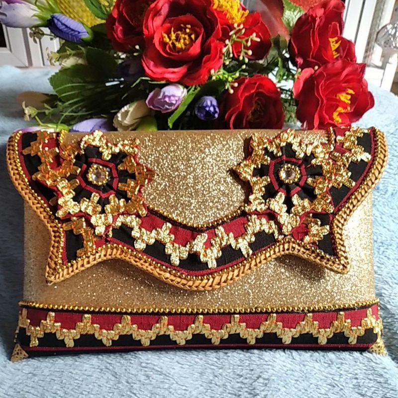 Clutch tapis lampung (tas wanita, tas tapis, tas etnik, tas pesta, tas kekinian)