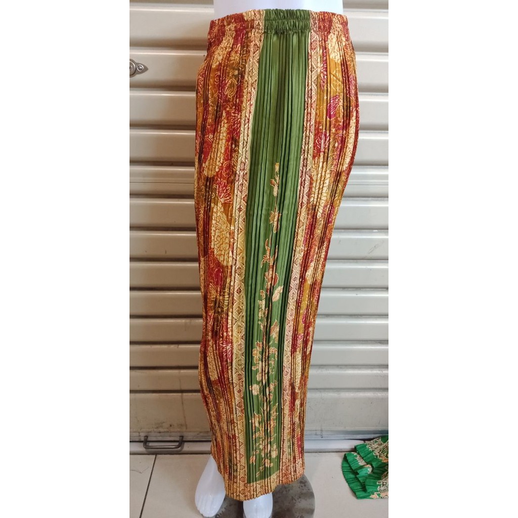 Rok plisket semi sutra motif batik bawahan kebaya baru