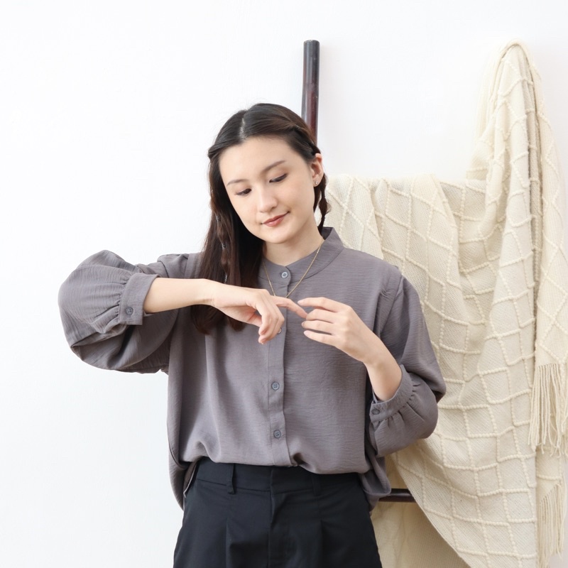 MSMO River Blouse Oneck Longsleeve / Blouse Wanita / Kemeja Kantor / Kemeja Crinkle / Kemeja Lengan Panjang-Grey