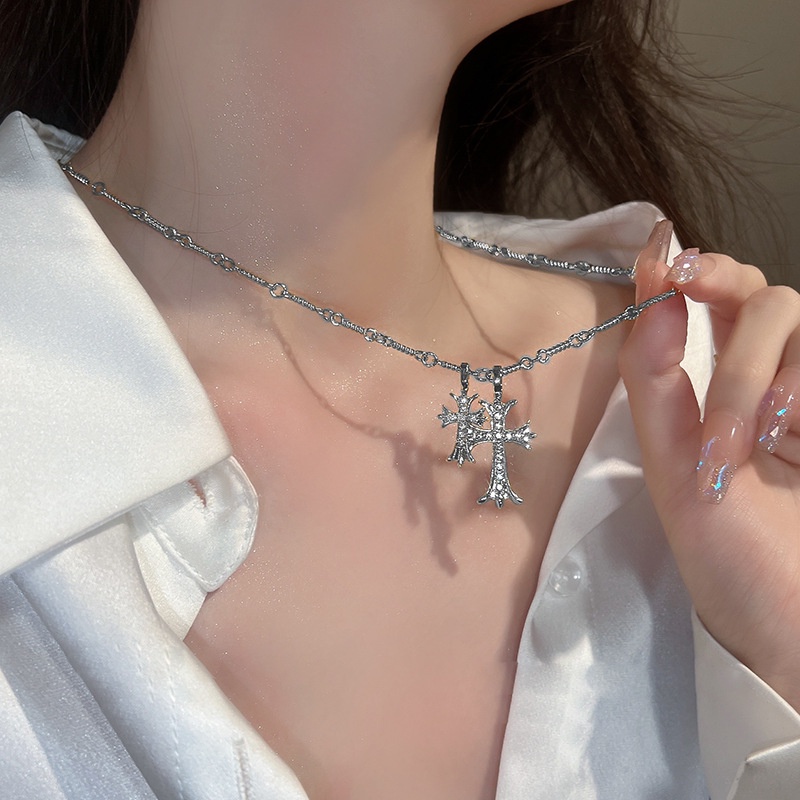 YEEZII Y2k Kalung Choker Rantai Silver Liontin Salib Hias Kristal Elegan Untuk Wanita